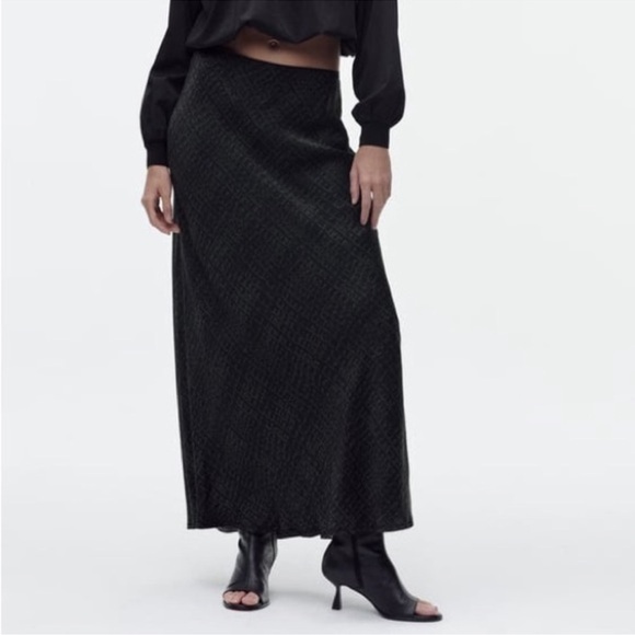 ZARA midi skirt SATIN Printed ZW COLLECTION Rustic Black Size Xs Womens - Picture 1 of 8